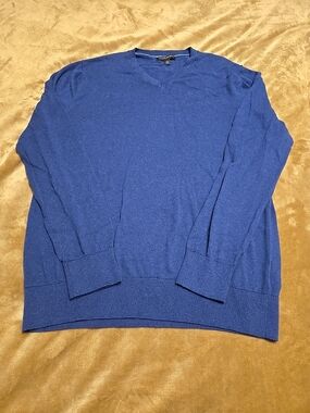Banana Republic Men's V-Neck Sweater - Blue Large